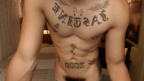 Snapshot of justine_hunk chatting on October 16, 4:56 am justine_hunk online show from October 16, 4:56 am