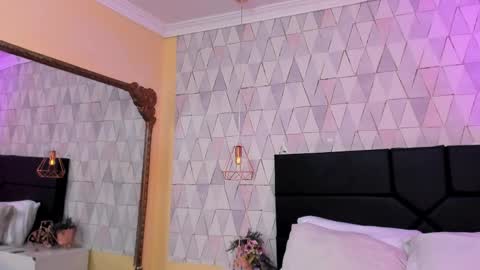 Justine online show from April 20, 4:04 am