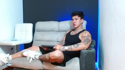 justinfuller_31 online show from April 22, 4:52 am