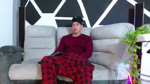 justinfuller_31 online show from November 17, 5:15 pm