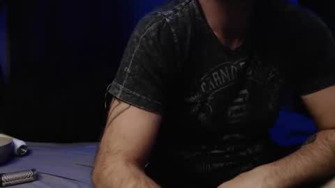 justinmoore1987 online show from April 5, 4:42 am