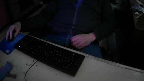 Justme39057 online show from March 9, 12:31 am