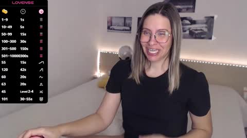 Julie online show from December 15, 5:25 am