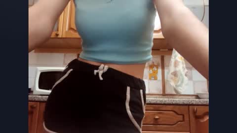 Snapshot of kacilangowski chatting on October 22, 5:25 pm Nika online show from October 22, 5:25 pm