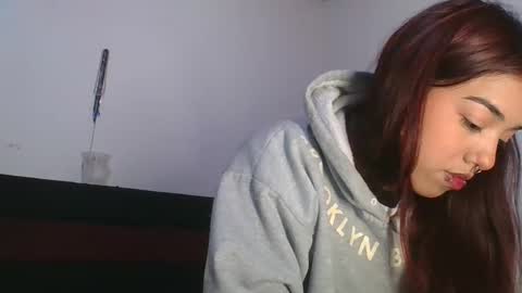 KAHELIINDEPENDENT MODEL online show from November 21, 4:54 am