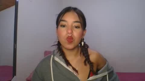 KAHELIINDEPENDENT MODEL online show from December 29, 7:17 am