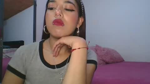 KAHELIINDEPENDENT MODEL online show from January 23, 7:40 pm