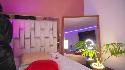 kai_onfire online show from May 22, 6:53 am