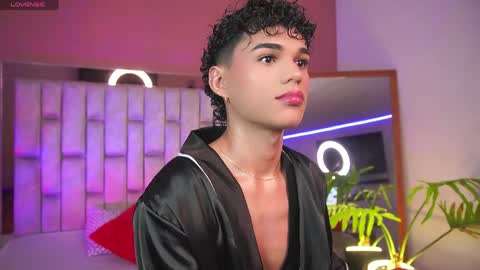 kai_onfire online show from May 24, 4:09 am
