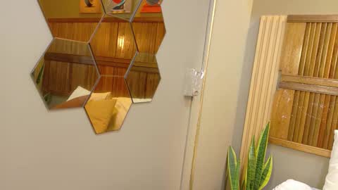 kaiawhite online show from March 27, 11:28 pm