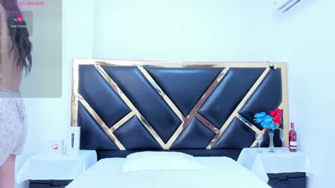 kelly online show from September 18, 11:36 am