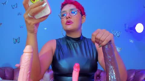 kaira_mosse_ online show from April 2, 1:51 pm