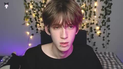 slutkai online show from November 10, 8:11 pm