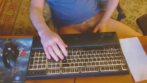 Leon online show from December 24, 6:50 pm