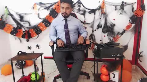 Kaleth online show from October 25, 9:48 pm