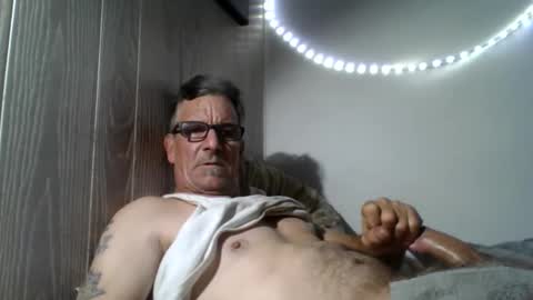 kalifornia91666 online show from November 7, 9:01 am