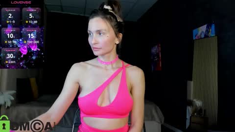 Snapshot of kamila_lee chatting on October 22, 12:47 am Kamila GMT2 Tue 10 AM - 4 PMWed 3-9 AM Thur 3-9 AM Fri 3-9 AM Sat 10 AM - 4 PM. online show from October 22, 12:47 am