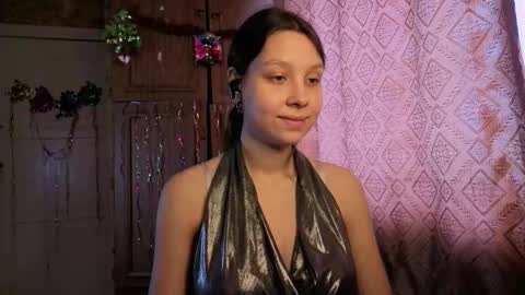 Mari  Simmons online show from December 17, 8:32 am