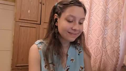 Mari  Simmons online show from November 6, 3:20 am