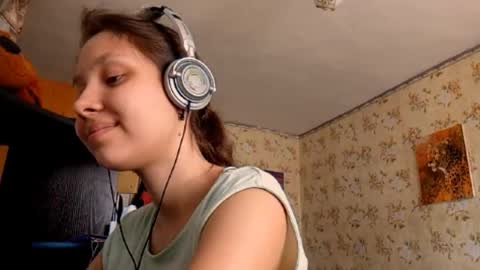 Mari  Simmons online show from September 19, 8:18 am