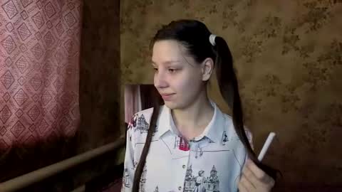 Mari  Simmons online show from March 7, 1:38 am