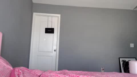 Twitter - Kandie Monaee online show from October 20, 3:06 pm