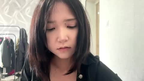Lily online show from May 10, 9:04 am