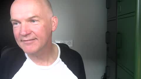 Robbie online show from March 11, 3:34 pm