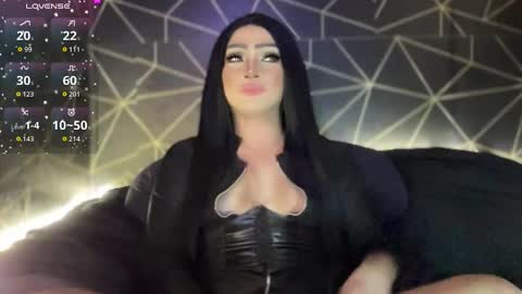 Snapshot of kardeyfynes chatting on October 23, 4:25 am MARIA online show from October 23, 4:25 am