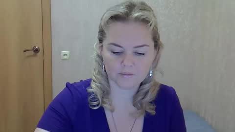 karennelsonx online show from October 21, 1:38 pm