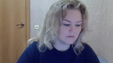 karennelsonx online show from November 17, 12:19 pm