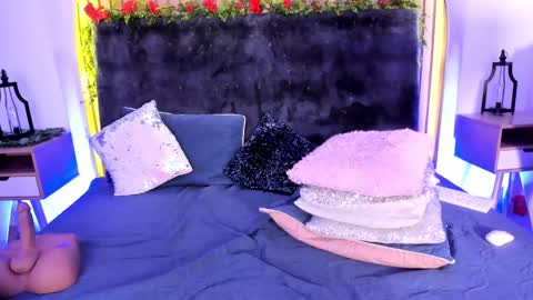 Karla Gonzaless online show from March 4, 1:01 am