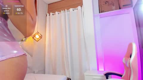 karla online show from February 7, 10:13 pm