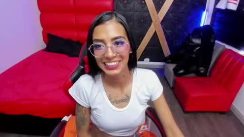 karlaslutskinny__ online show from April 11, 8:46 pm