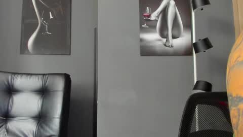   online show from December 22, 3:52 pm