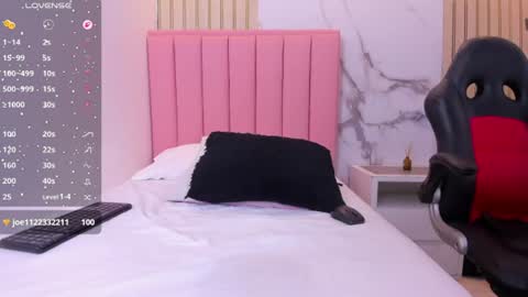 karolagrey online show from July 31, 1:34 pm