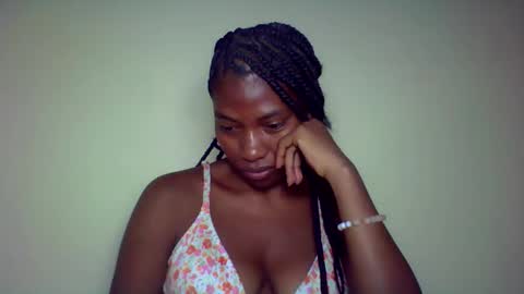 karoliee online show from May 4, 6:14 pm