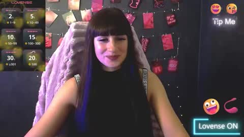 Caroline online show from October 19, 9:47 am