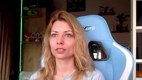 karoline121 online show from March 10, 4:50 am