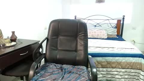 danna online show from January 9, 12:03 am