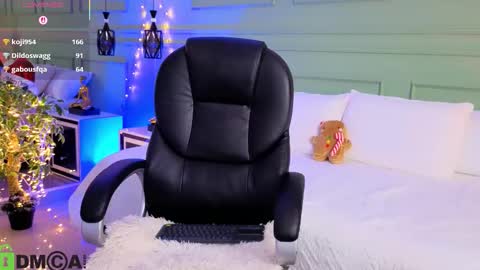 Kat online show from December 22, 12:34 pm