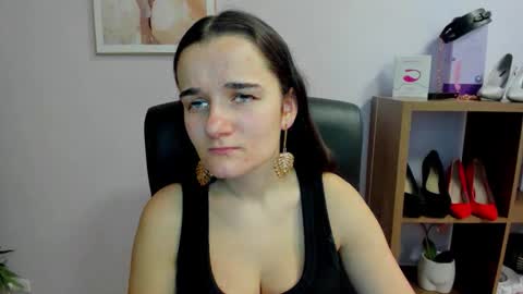 Kate  online show from November 8, 7:55 am