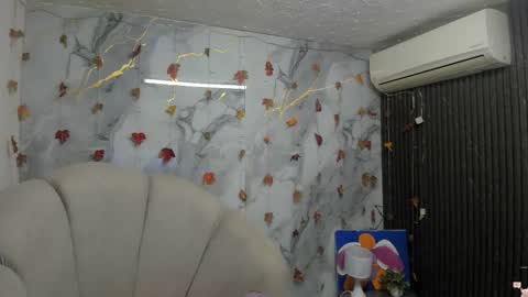 Im Katherine but call me Kate  online show from November 5, 12:18 pm