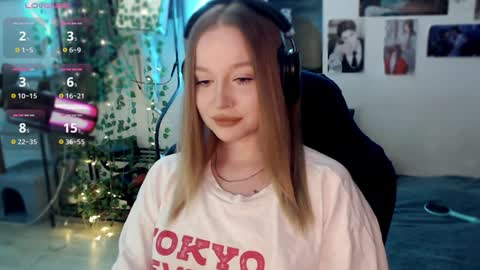 Lisa online show from February 3, 6:49 pm