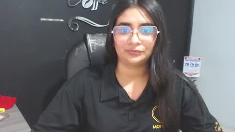 Call me Lau  online show from July 20, 10:44 pm