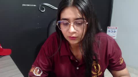 Call me Lau  online show from July 24, 11:35 pm