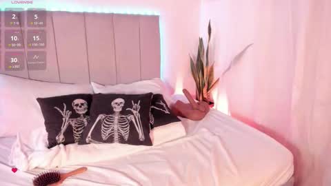 Kat online show from February 18, 6:02 am