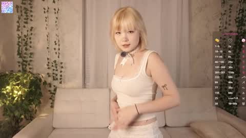 Bella online show from April 3, 6:04 pm