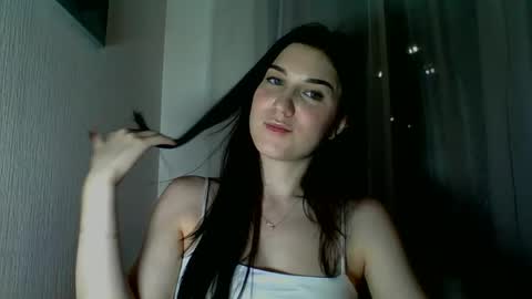 katie_foxi online show from April 4, 6:37 pm