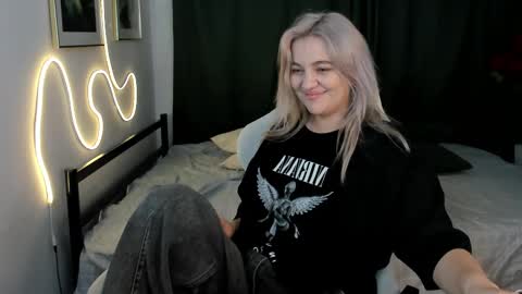 Katie online show from February 22, 6:43 pm